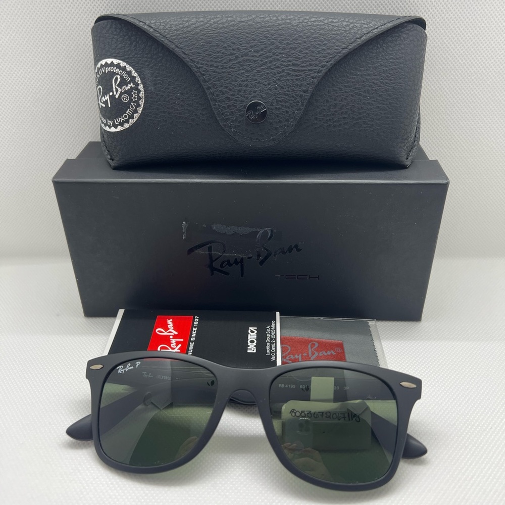 Ray-Ban Tech - Matte Black Wayfarer Sunglasses